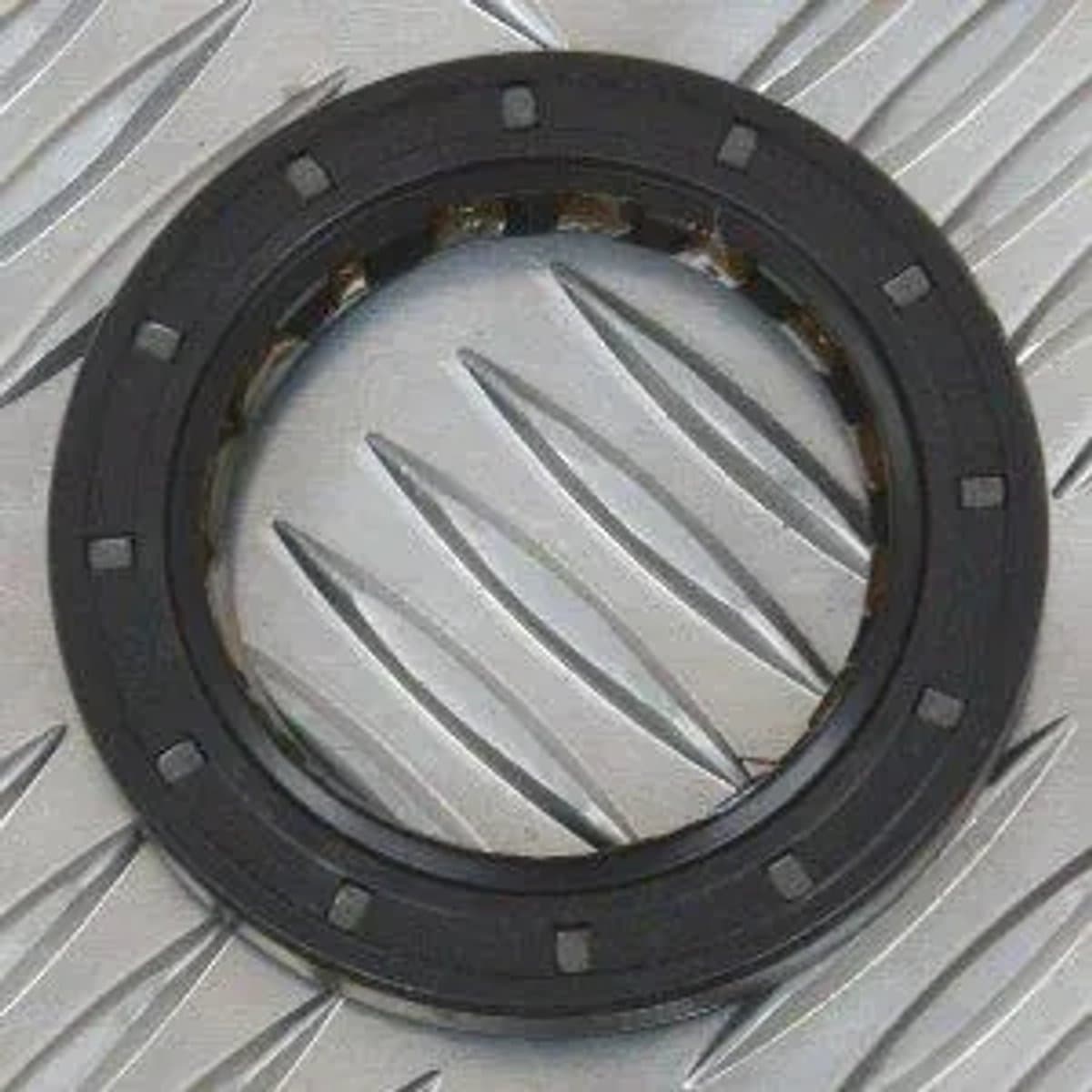ICV100000 | Oil Seal - Input Shaft - LT230 | Defender - Discovery 1 - Discovery 2