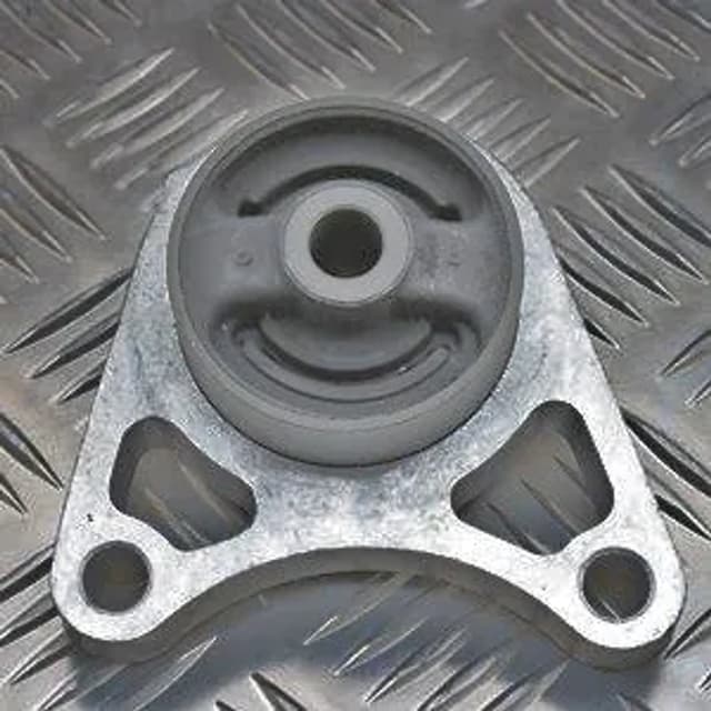 KHC500070 | Mounting Bracket - Centre - Rear Suspension - Diff | Frl1 To 04-06