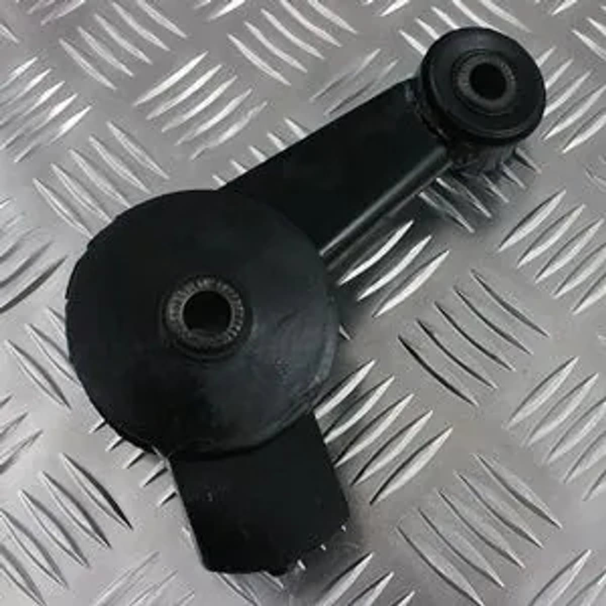 KKH102260 Freelander 1 Lower Engine Tie Rod Mount Dogbone Link